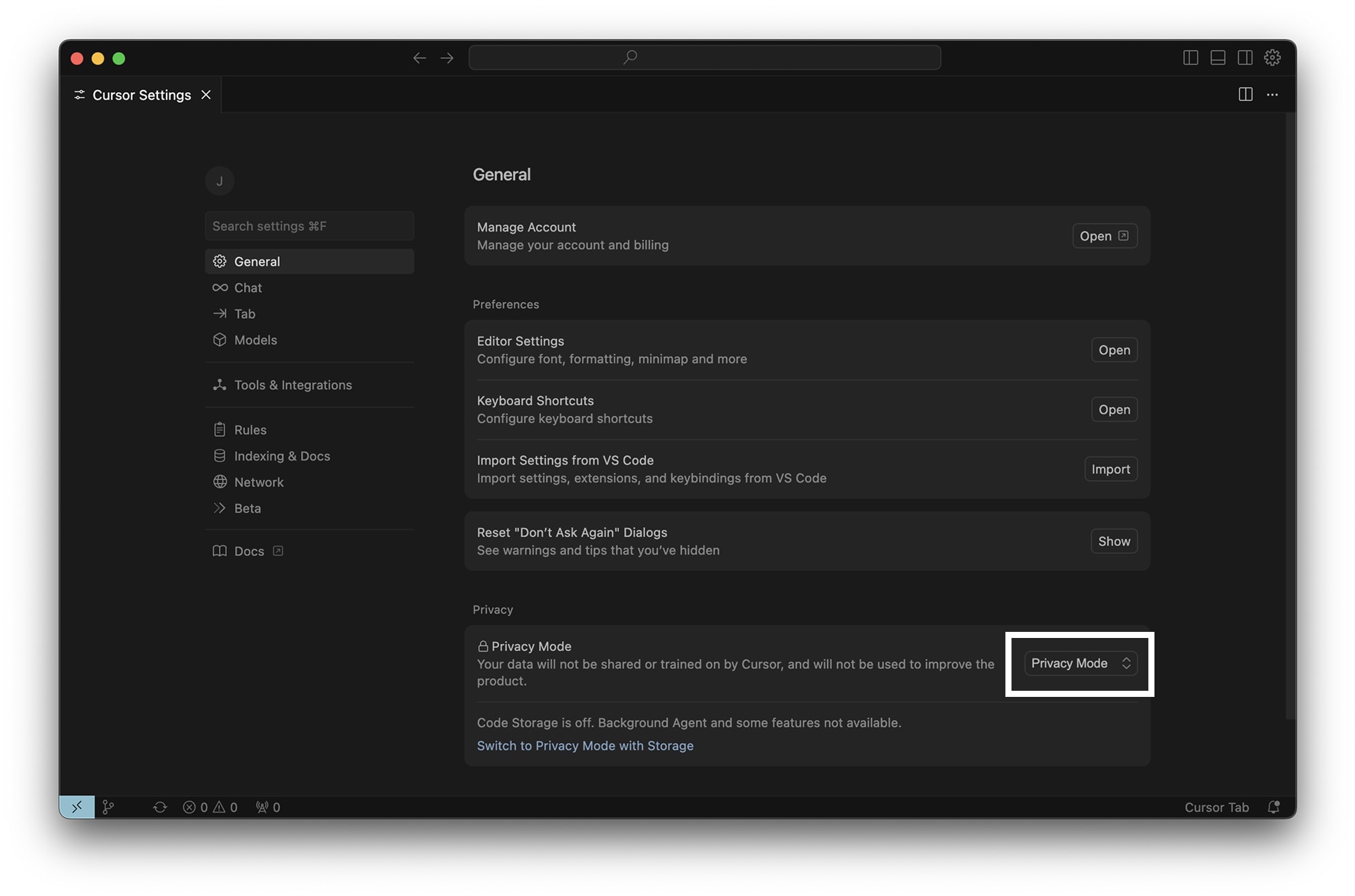A dark-themed software settings window is open to the General tab. A white rectangle highlights the Privacy Mode button at the bottom right. Various settings options are listed in the main panel.
